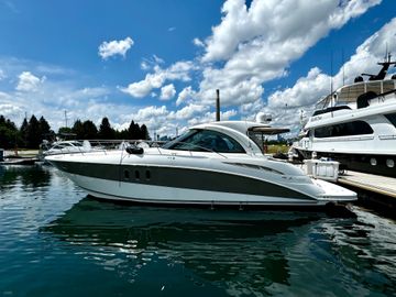 2008 Cruisers Yachts 390 Sports Coupe