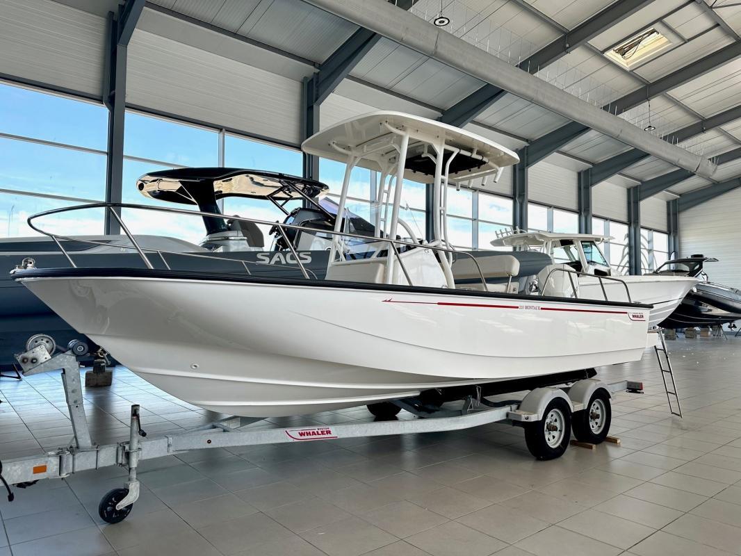 2023 Boston Whaler 210 Montauk