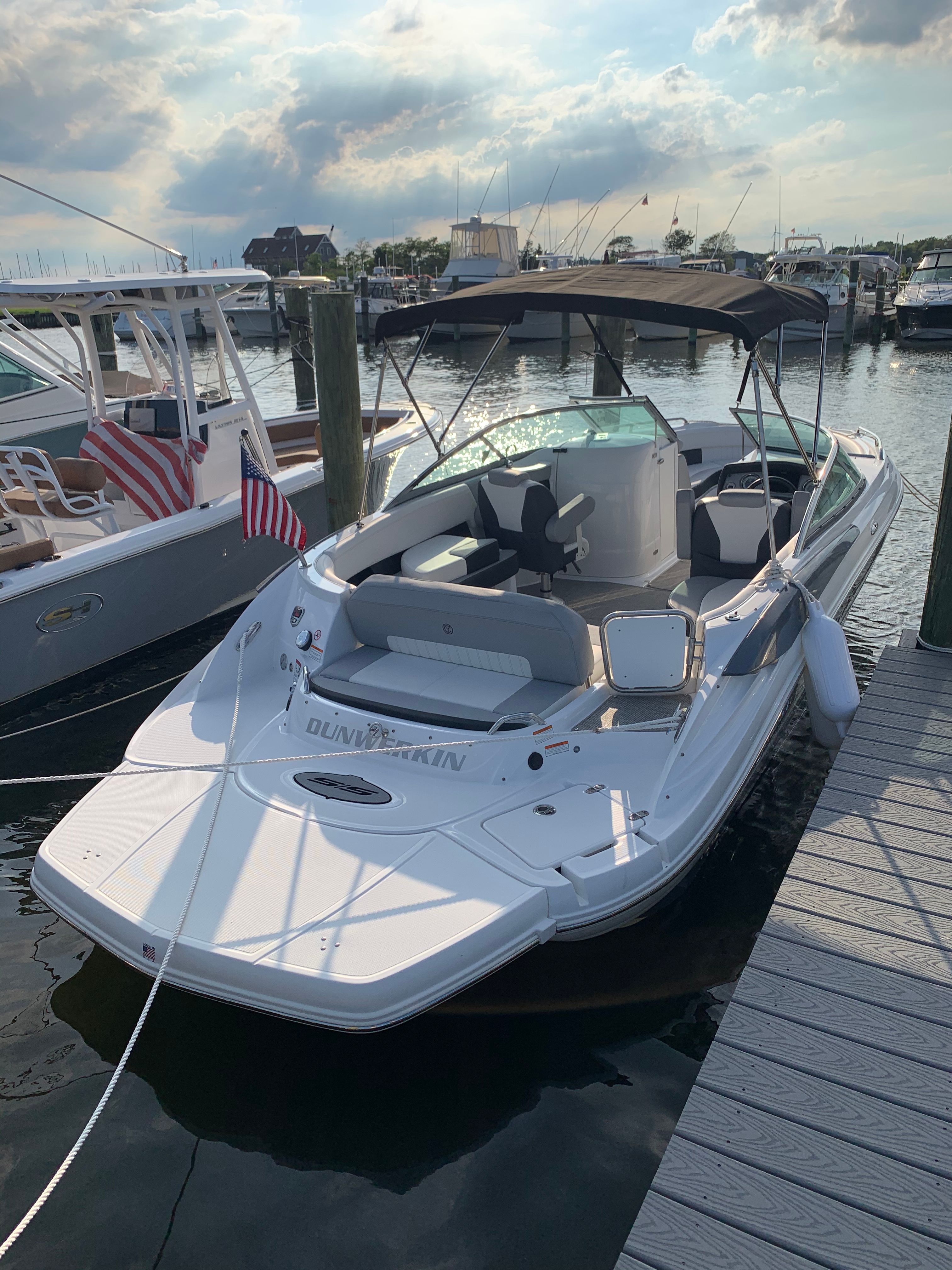 2016 Cruisers Sport Series 258 Bow Rider