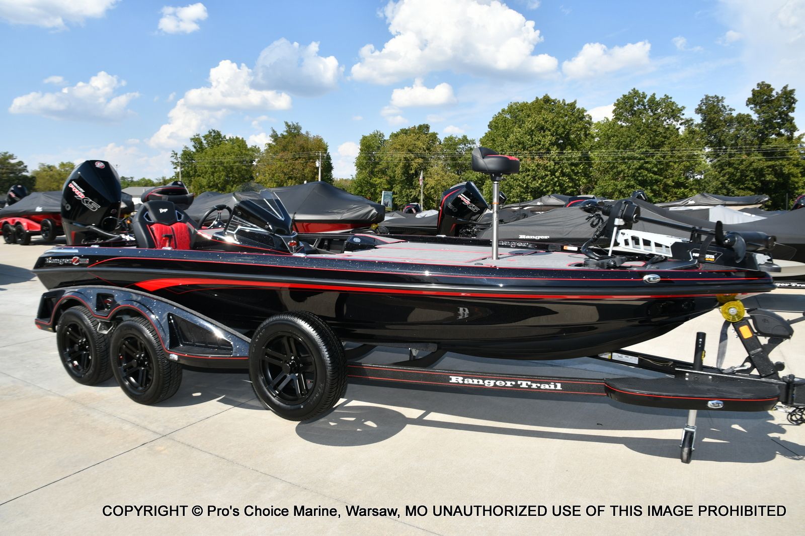 Ranger Z520R Traction Mat Interior 2026 Ranger Z520R Traction Mat Interior boat on trailer, parked outdoors under blue sky.