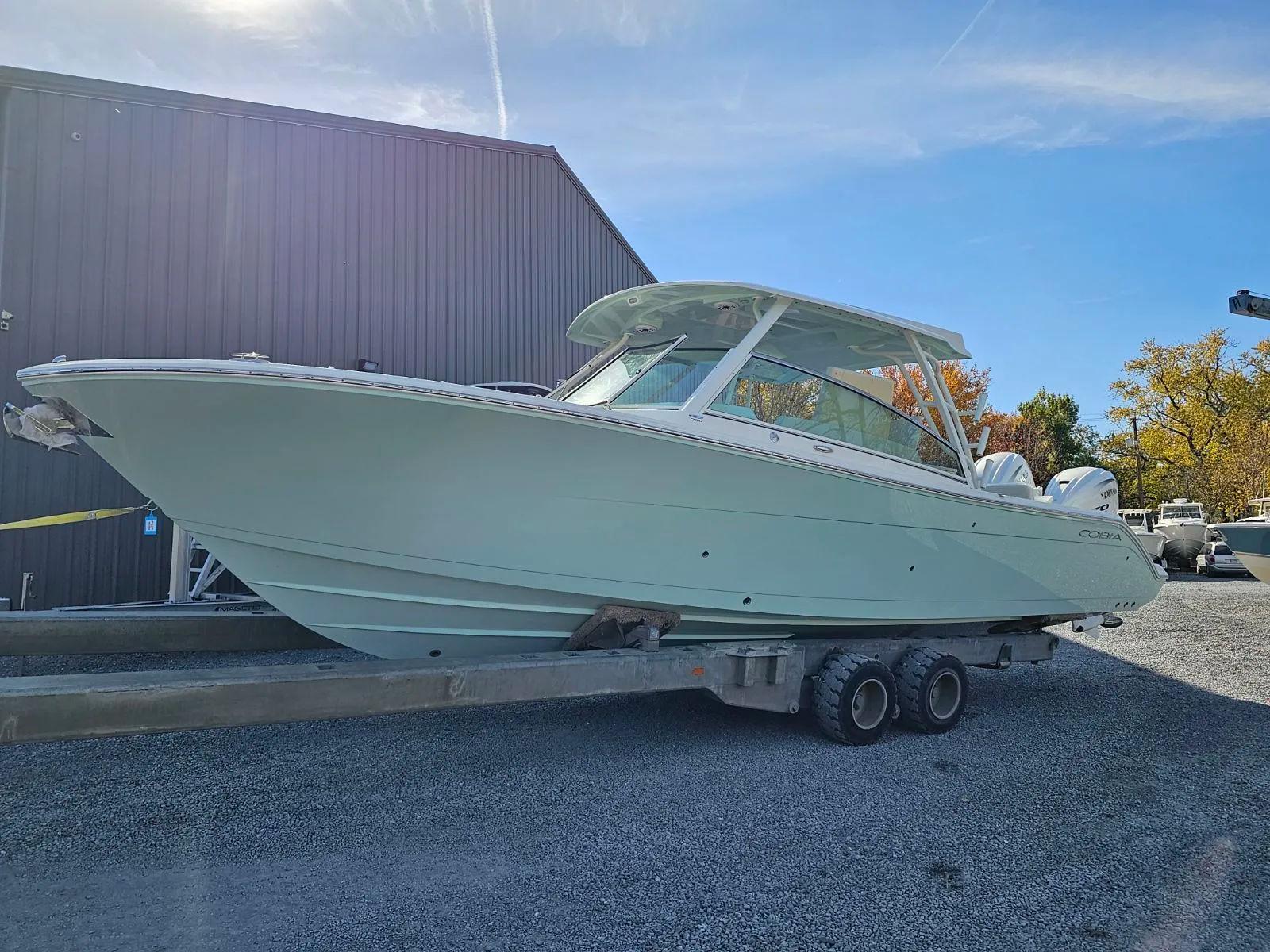 Cobia 330 DC 2024-COBIA-330-DC