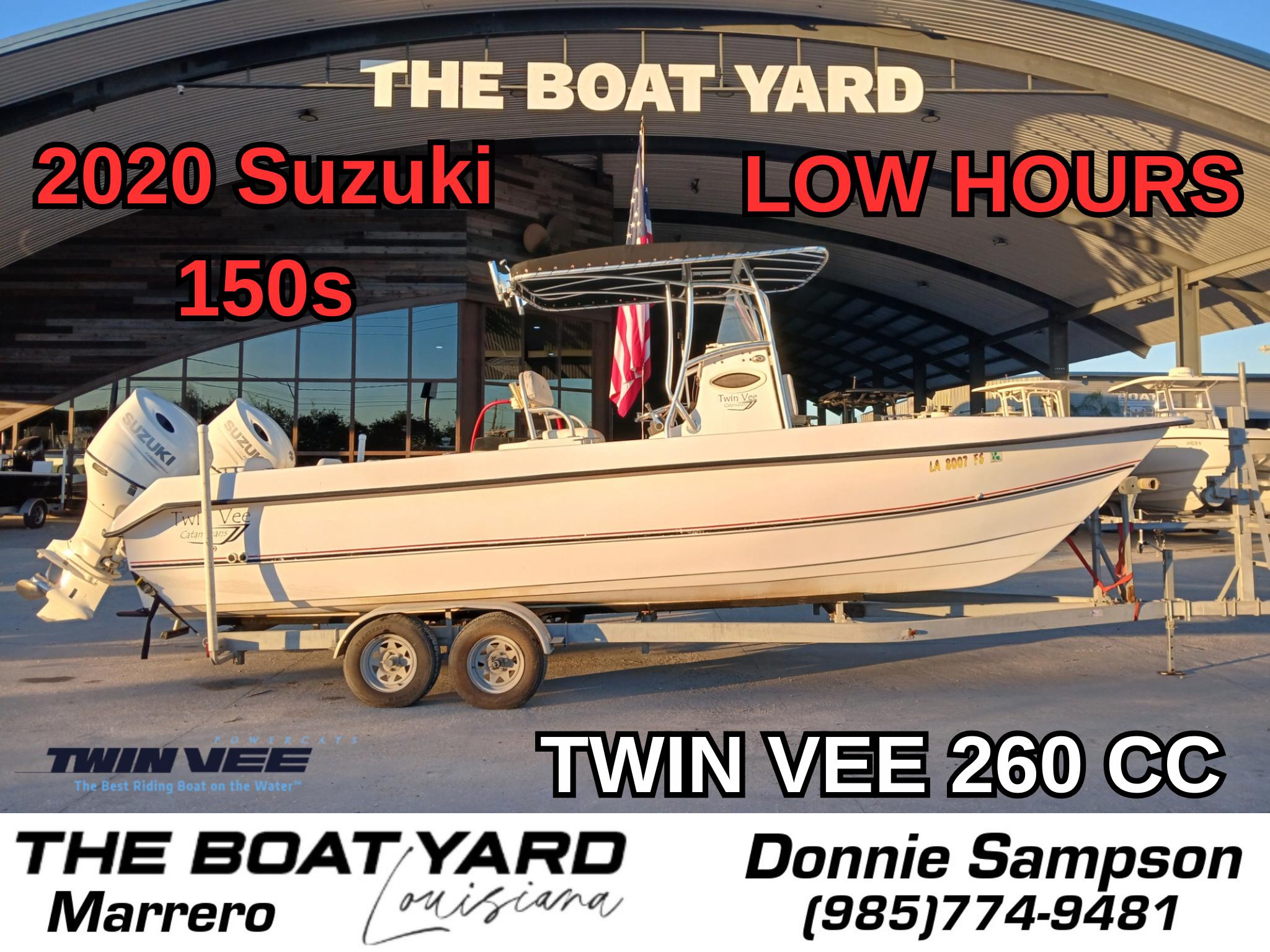 Twin Vee 26 Center Console