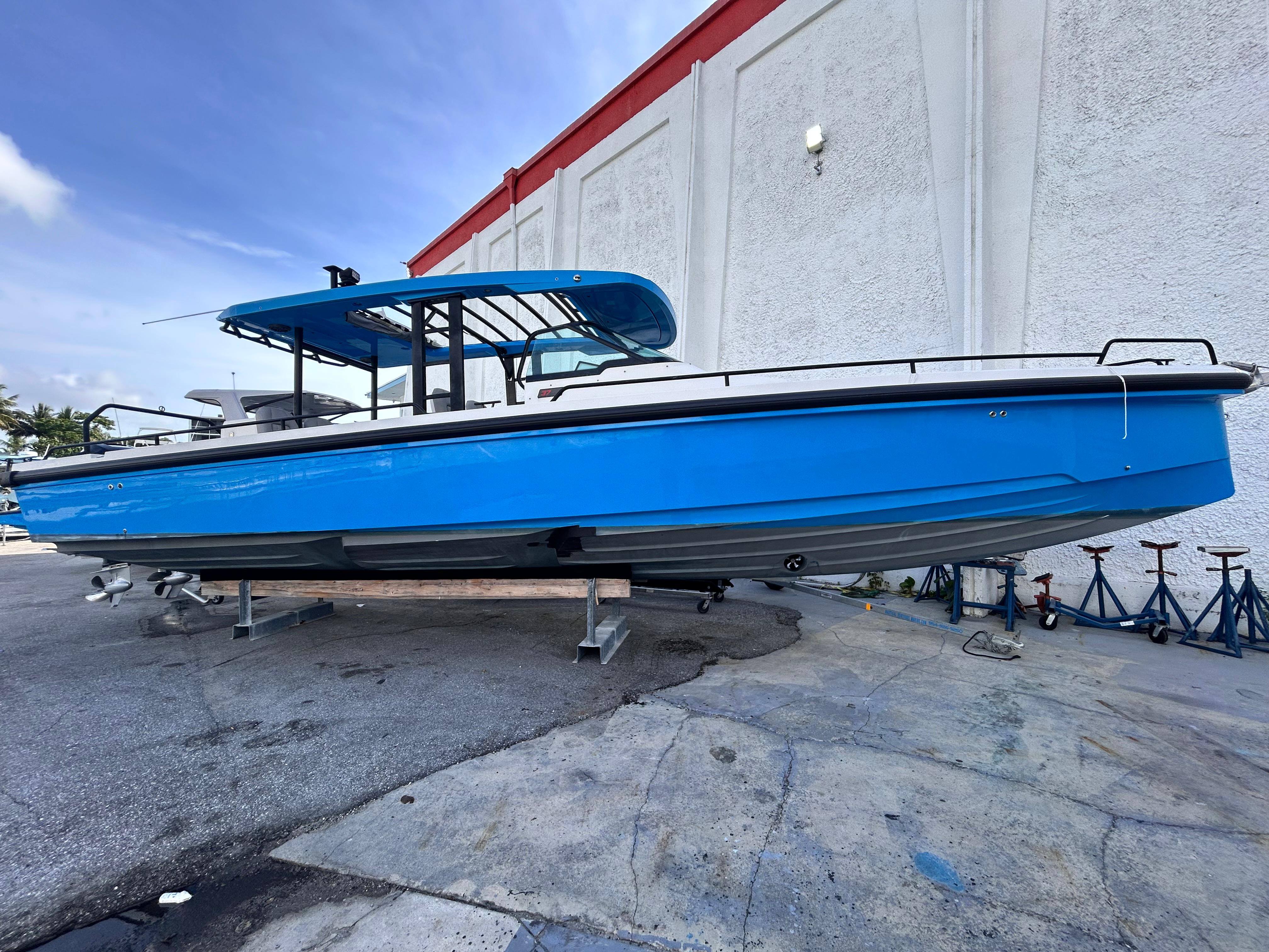2019 Axopar 37 Sun Top