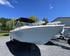 Cobia 220 Dual Console 2024-COBIA-220-DC