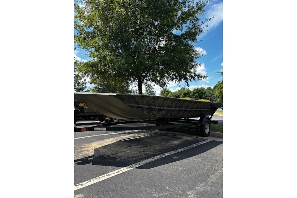 2026 Tracker Grizzly 1860 Utility