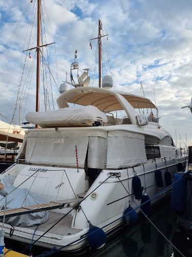 2004 Princess 23M