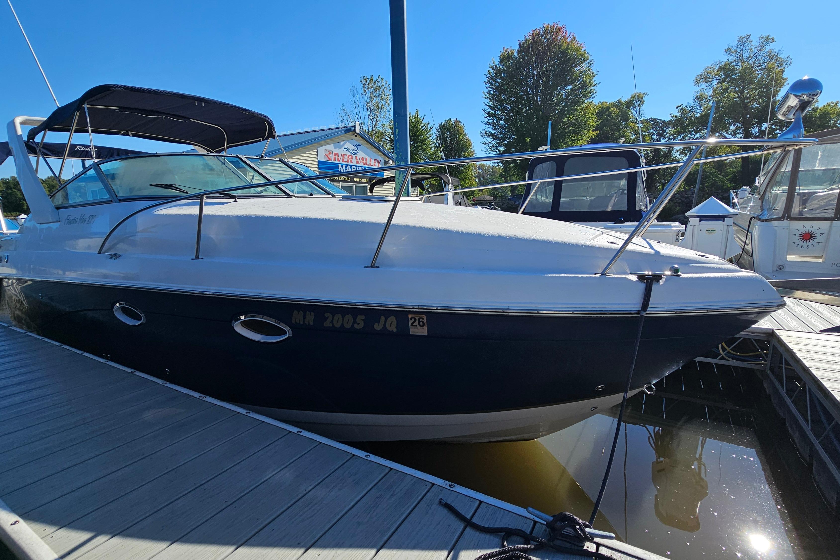 2004 Rinker 270 Fiesta Vee