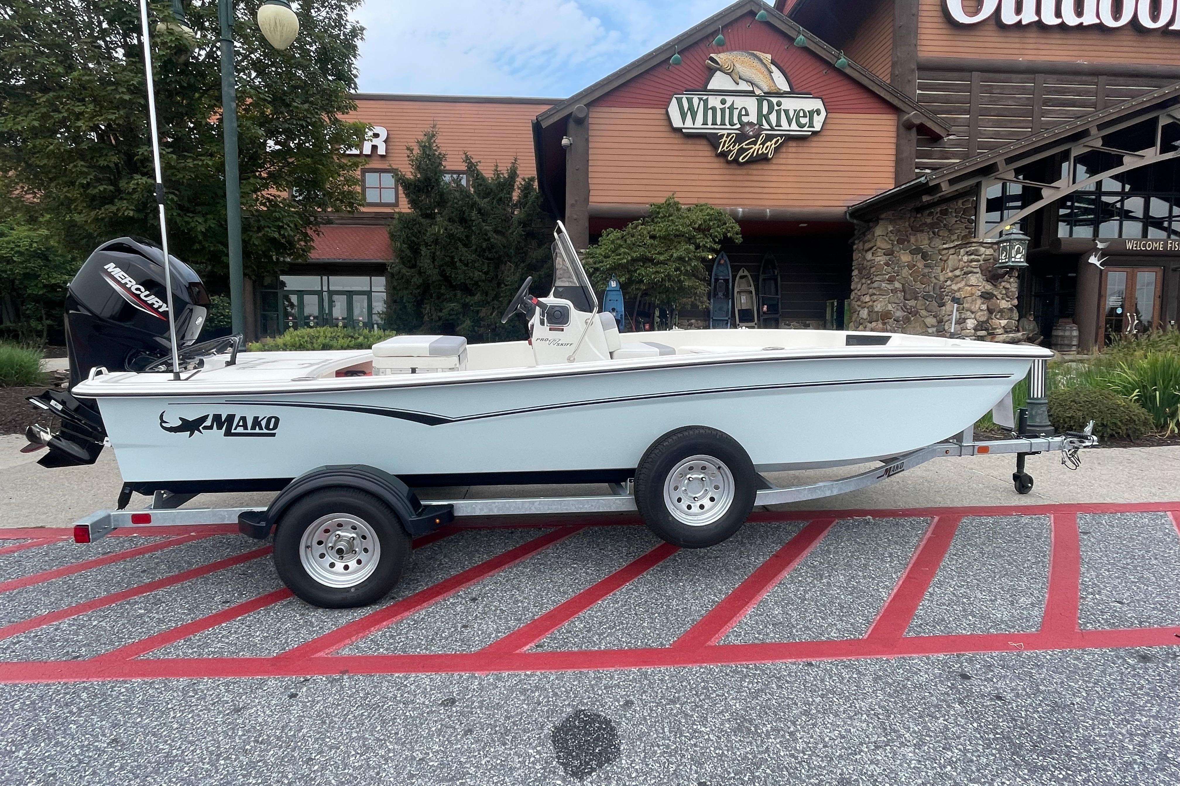 2026 Mako Pro Skiff 17 CC