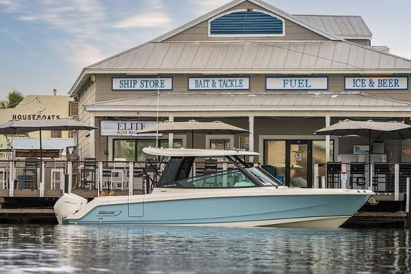 2026 Boston Whaler 330 Vantage
