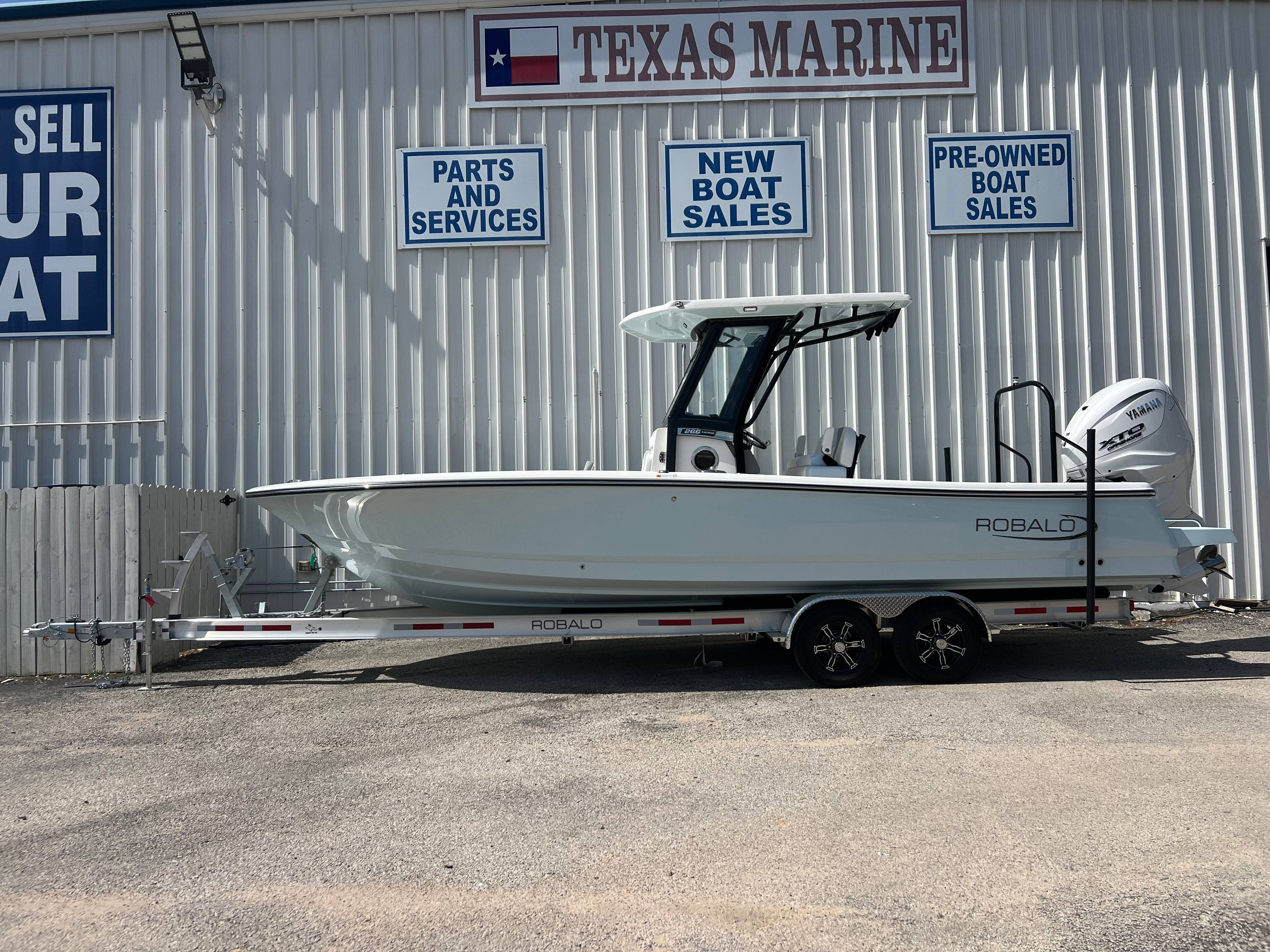 2025 Robalo 266 Cayman