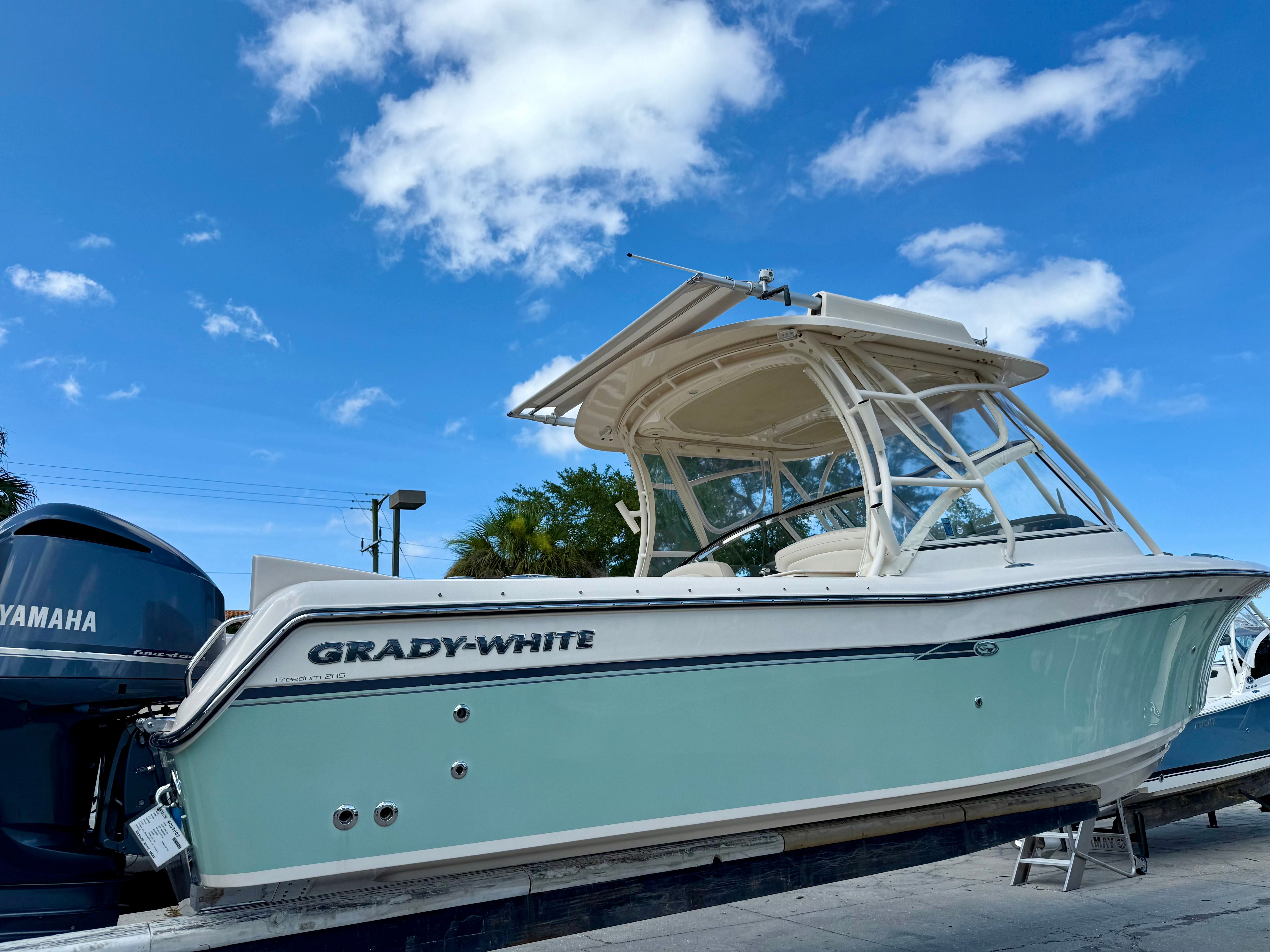 2018 Grady-White Freedom 285