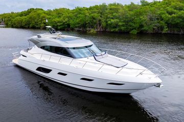 2026 Riviera 6000 Sport Yacht