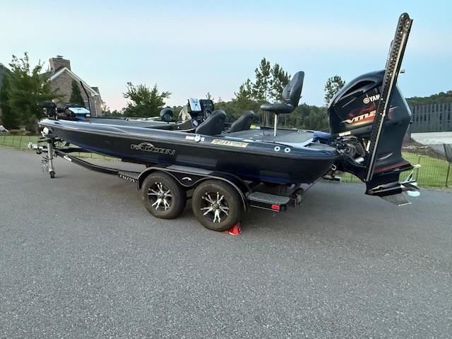 2020 Falcon Boats F20TE