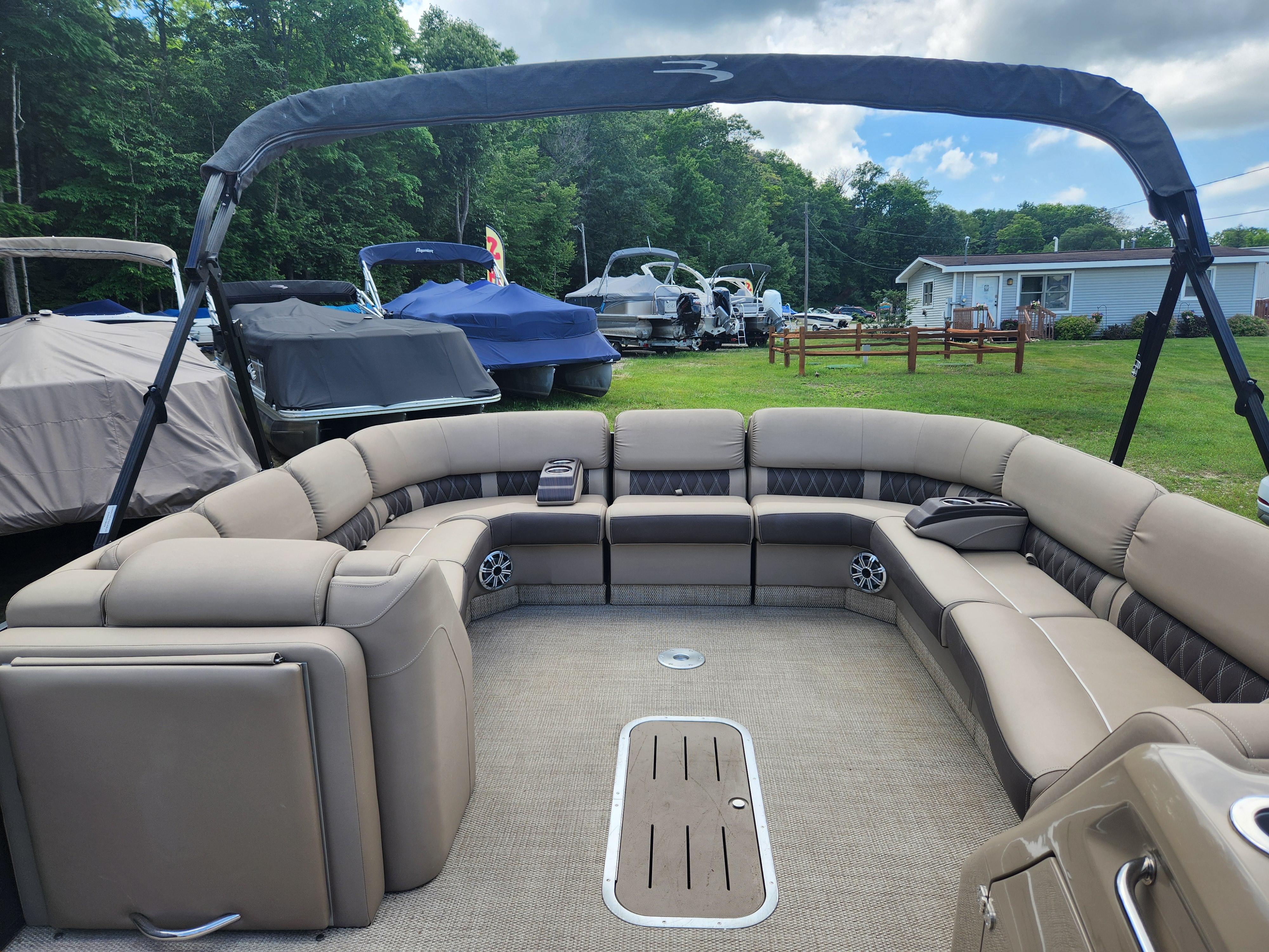 2018 Bennington Marine LLC 28QSRFBX1