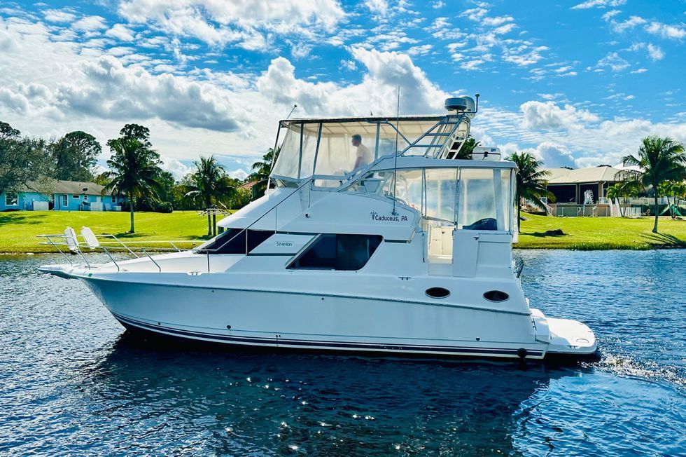 1997 Silverton 392 Motor Yacht