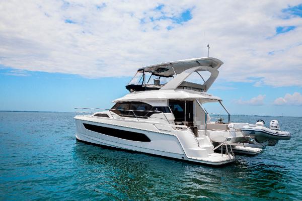 2025 Aquila 44 Yacht