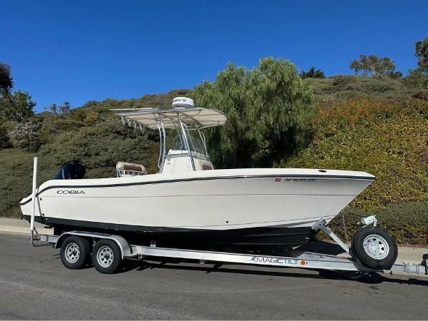2021 Cobia 237 Center Console