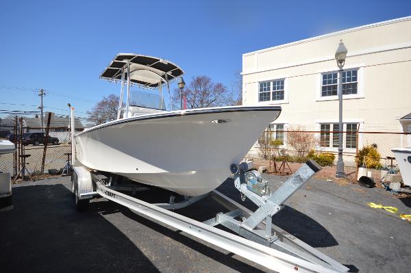 2023 May-Craft 208 center console