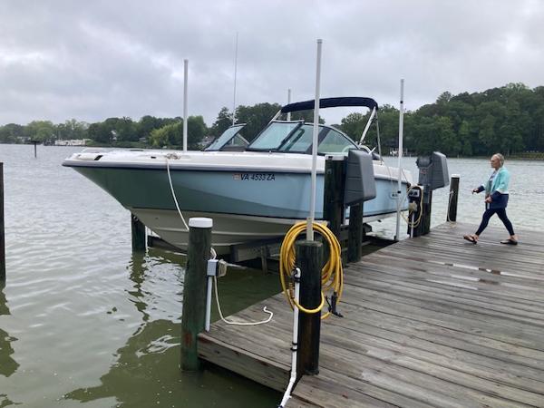 2019 Boston Whaler 230 Vantage