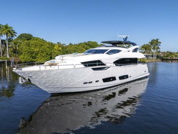 2025 Sunseeker 95 Yacht