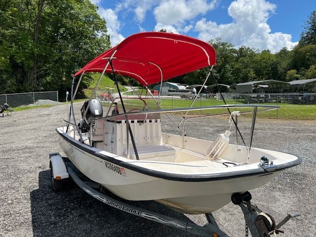 Boston Whaler Montauk