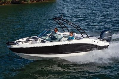 Chaparral 21 SSi Ski & Fish OB Boat
