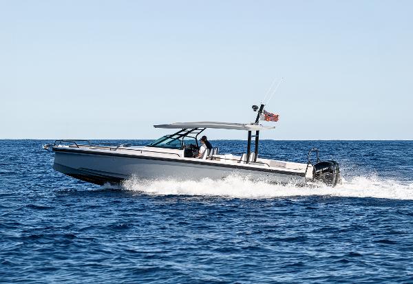 2021 Axopar 37 Sun Top