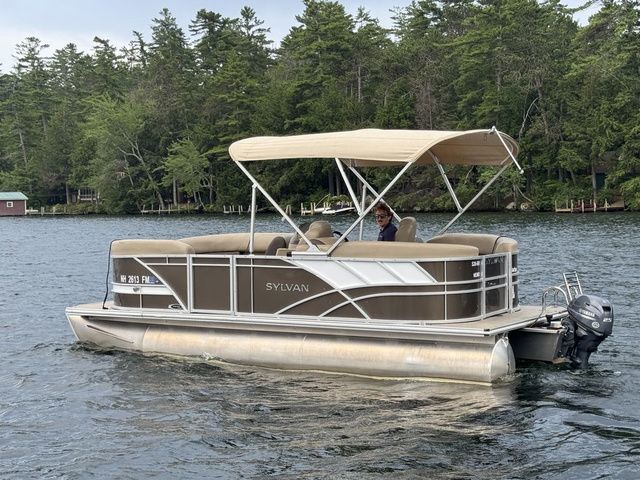 2022 Sylvan 8520 LZ