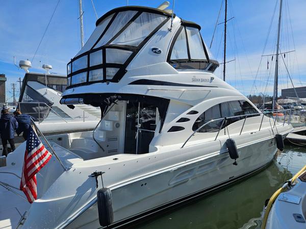 Sea Ray 44 Sedan Bridge