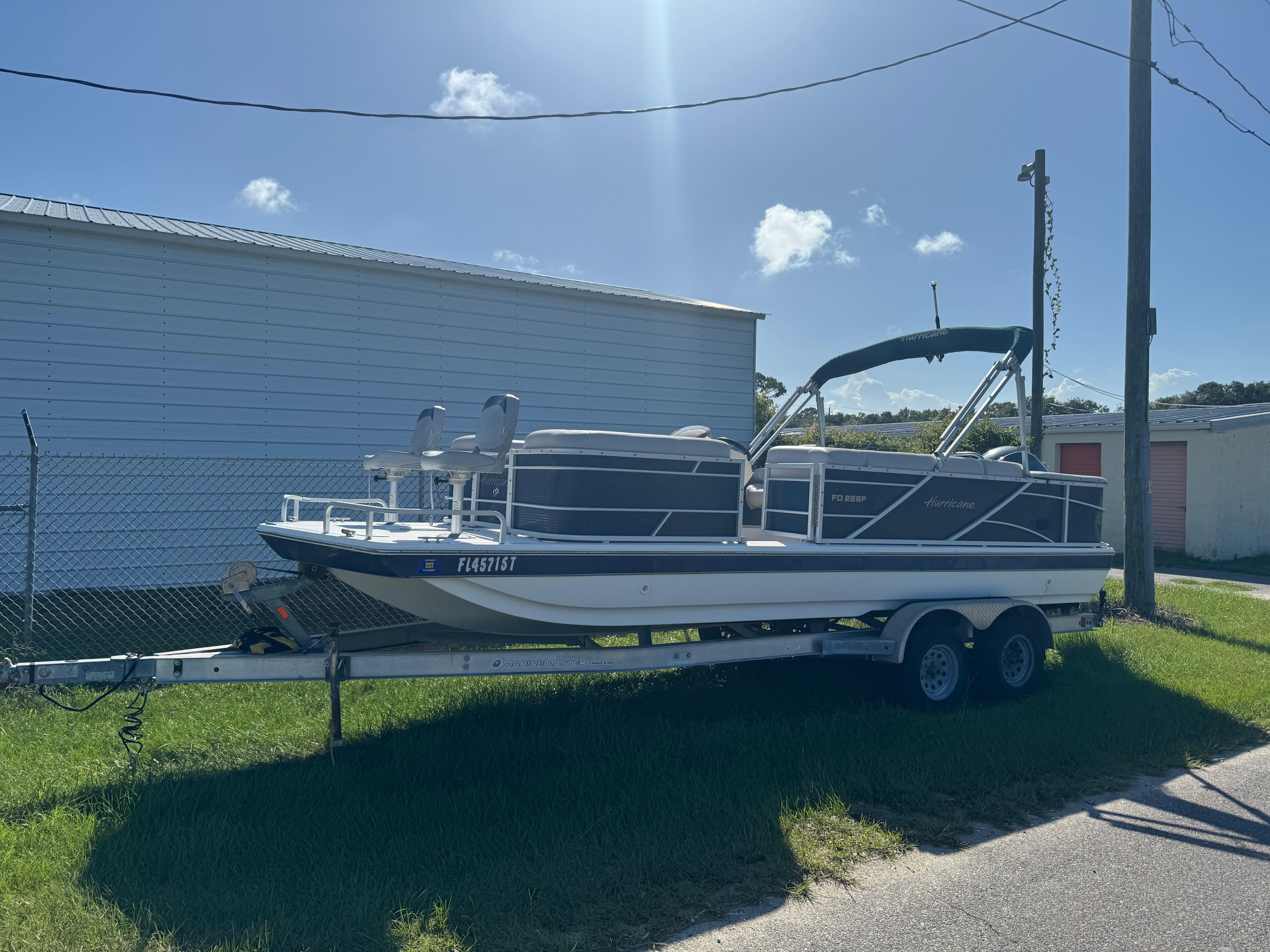 2018 Hurricane FunDeck 226F OB