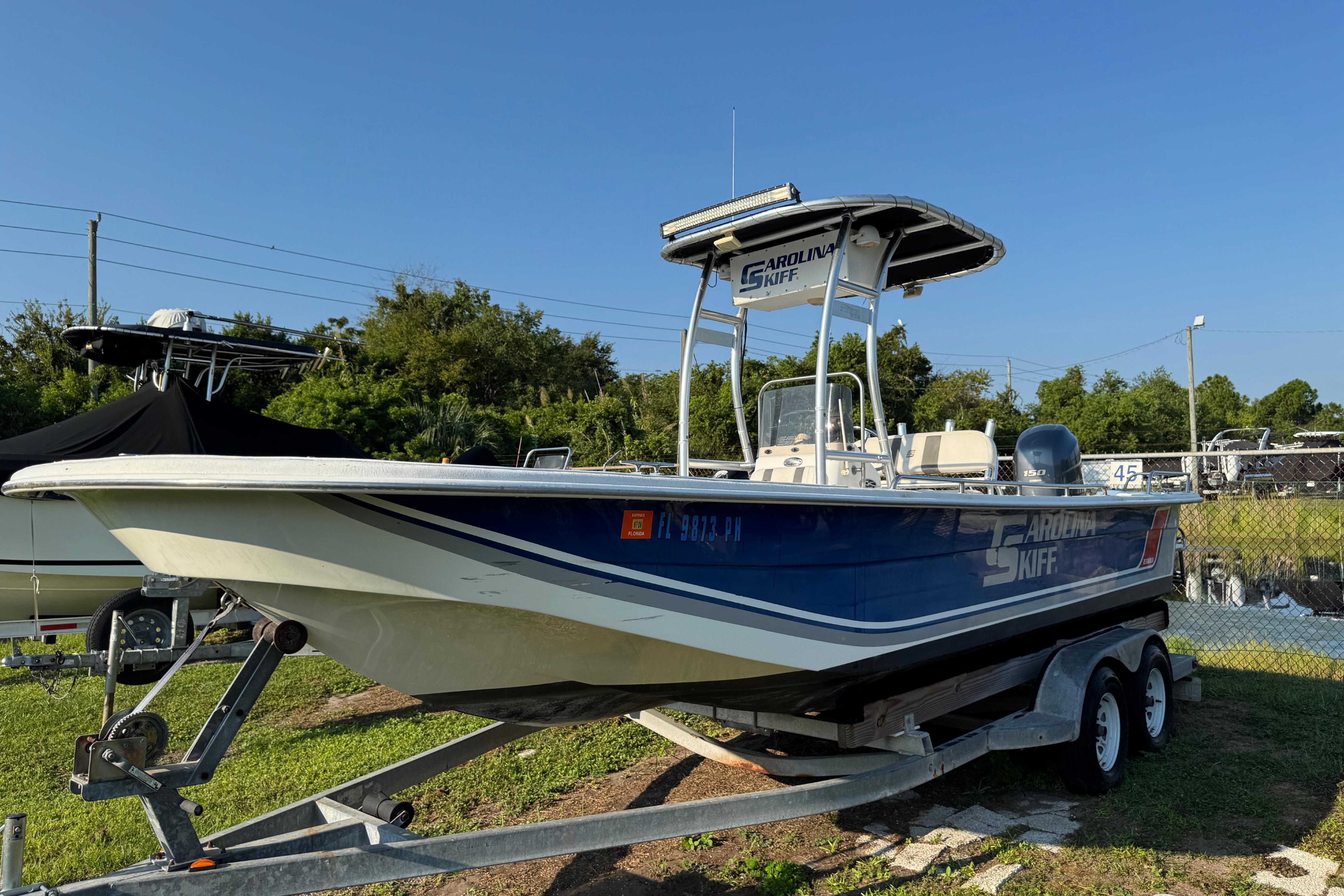 2012 Carolina Skiff 238 DLV