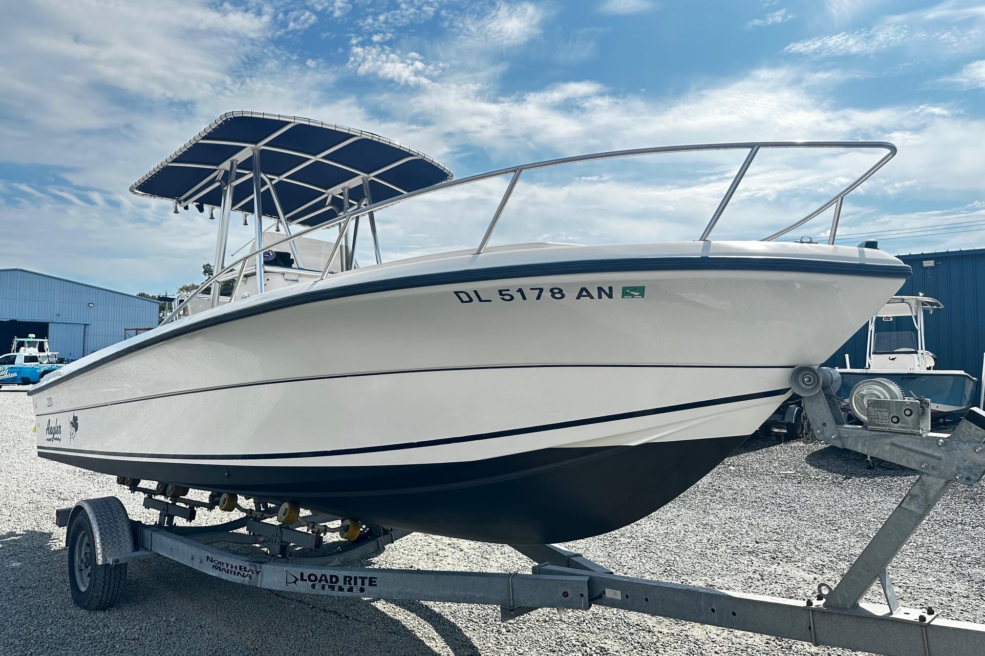 1998 Angler 22 Center Console