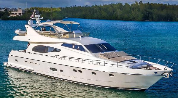 2004 Ferretti Yachts 720