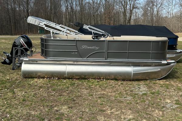 2024 Bentley Pontoons LE 180 CR