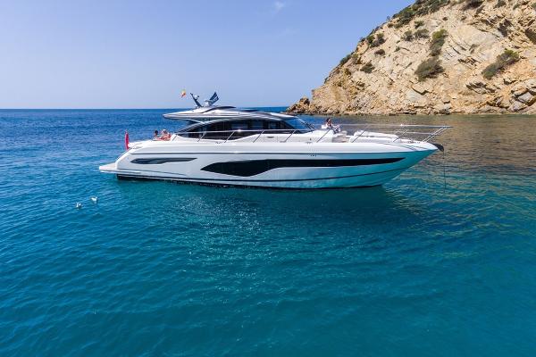 2019 Princess V65