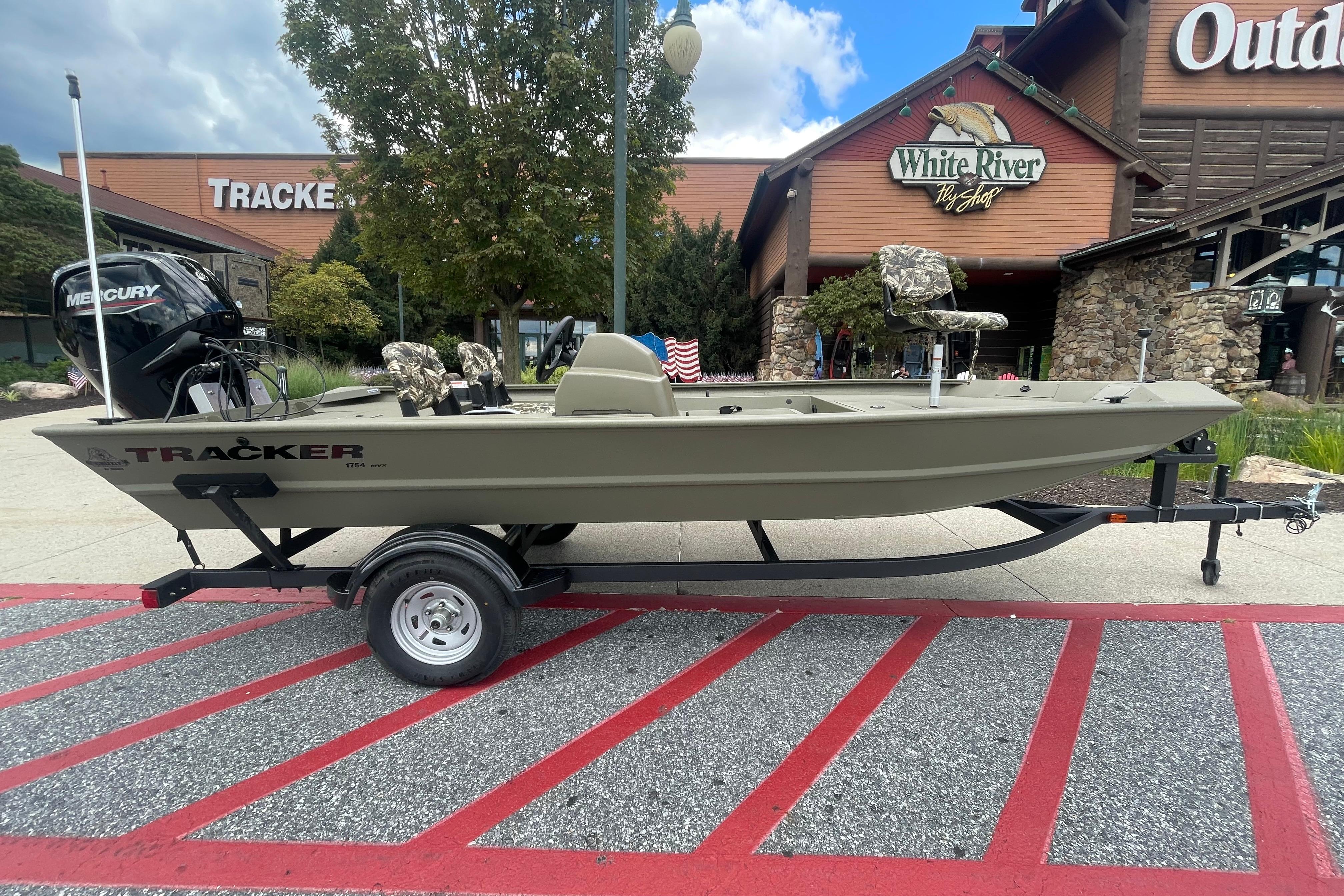 2026 Tracker Grizzly 1754 SC