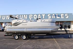 Avalon VLS QUAD LOUNGER 21 2026 Avalon VLS QUAD LOUNGER 21 pontoon boat at Fun Sun Boat Sales.