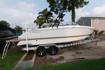 2017 Four Winns H260