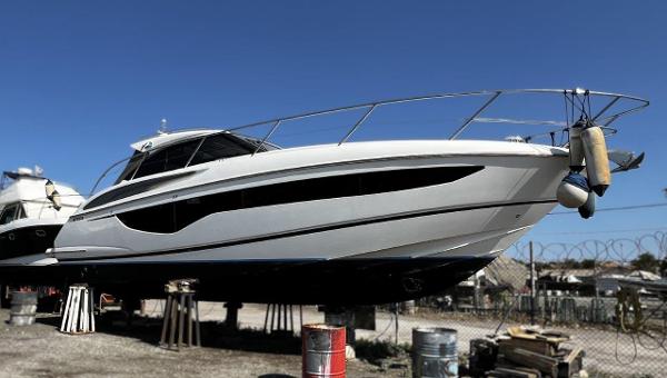 2018 Princess V40