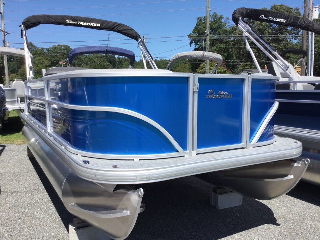 2026 Sun Tracker PB18 BLS WOV 75