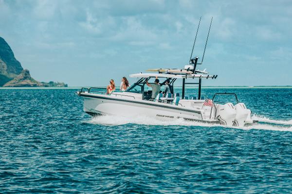 2025 Axopar 37 Sun Top