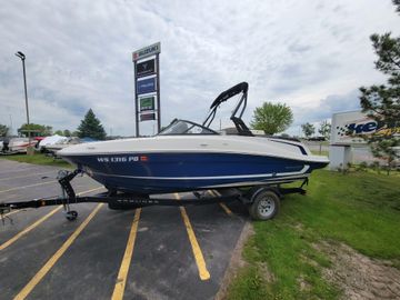 2020 Bayliner VR5 Bowrider I/O