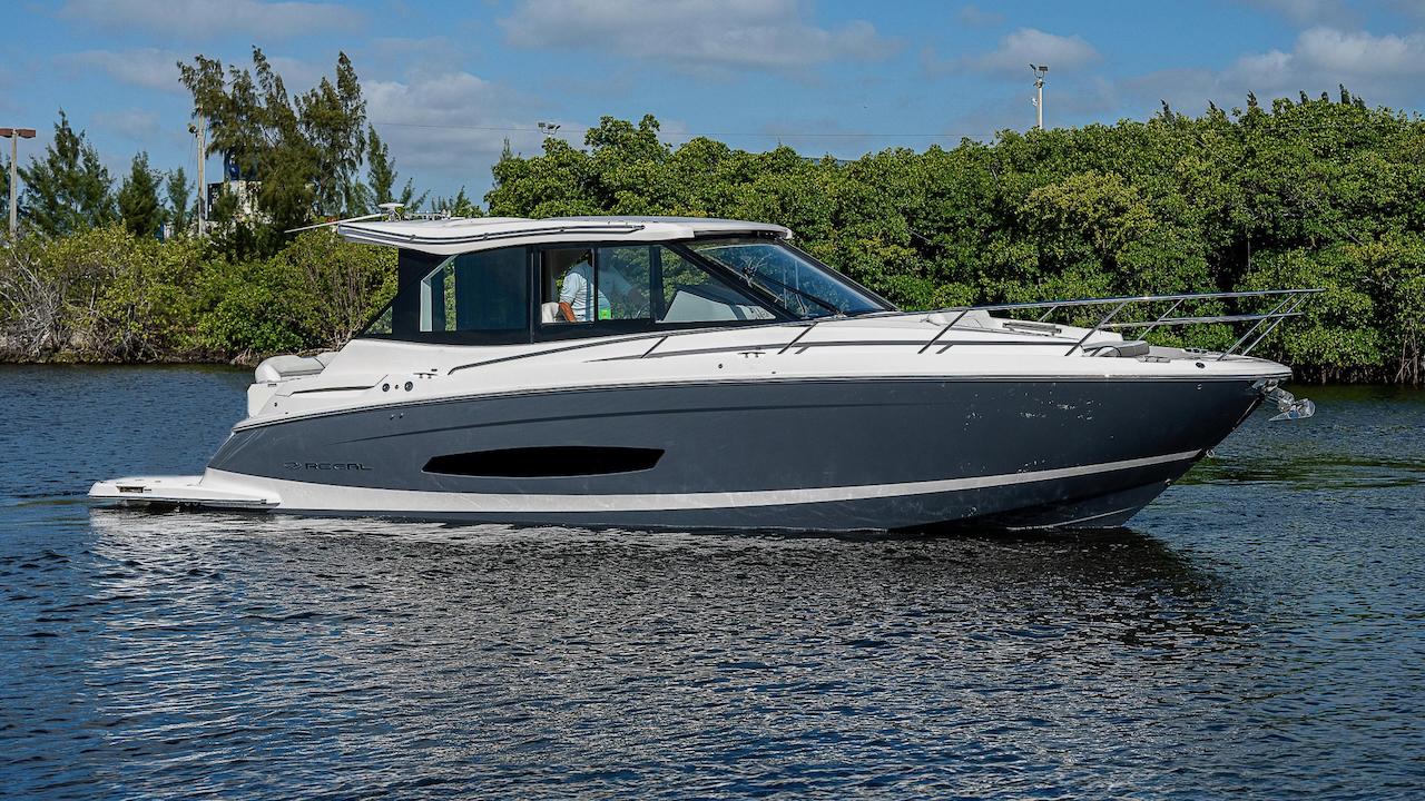 2021 Regal 36 Grande Coupe