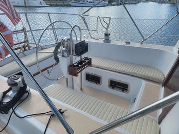 1985 Endeavour Endeavour 33 Sailing Yacht