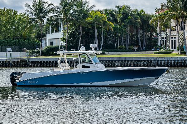 2011 Boston Whaler 370 Outrage