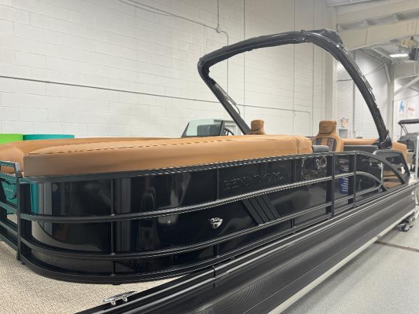 2025 Bennington 24 MFB