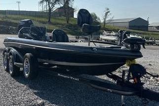 Ranger Z520R 2024 Ranger Z520R boat on trailer in outdoor setting.
