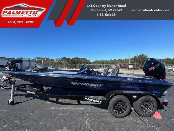Phoenix 921 ELITE 2025 Phoenix 921 ELITE boat at Palmetto Boat Center, Piedmont, SC.