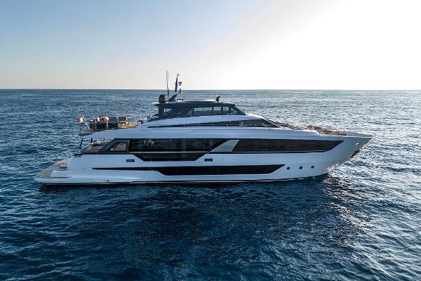 2025 Ferretti Yachts 1000 SKYDECK