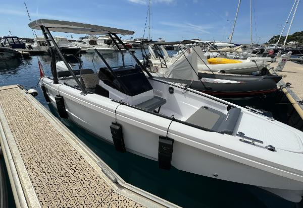 2021 Axopar 22 T Top